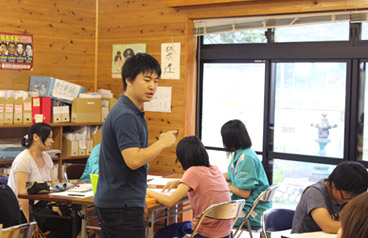 コラボ・スクールでの中学生の学習指導